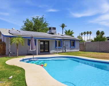 1433 E Windsor Avenue - Photo Thumbnail 27