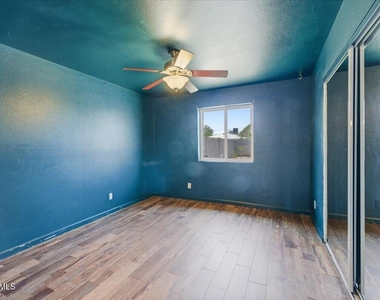 1433 E Windsor Avenue - Photo Thumbnail 9
