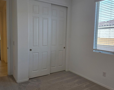 1225 E Jahns Drive - Photo Thumbnail 18