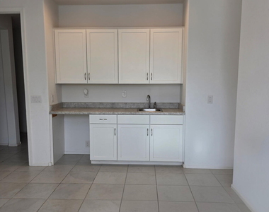 1225 E Jahns Drive - Photo Thumbnail 13