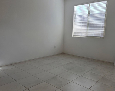 1225 E Jahns Drive - Photo Thumbnail 15
