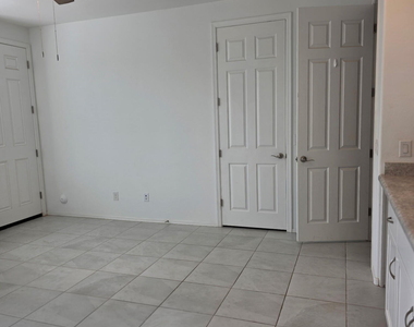 1225 E Jahns Drive - Photo Thumbnail 14