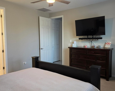 1225 E Jahns Drive - Photo Thumbnail 4