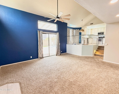 6041 W Villa Maria Drive - Photo Thumbnail 13