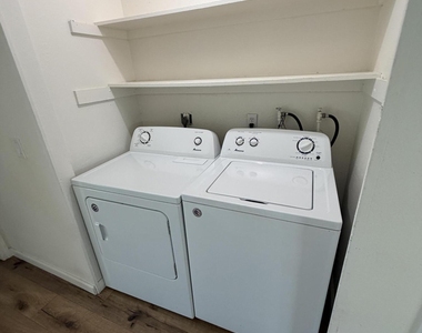 6038 S Alameda Road - Photo Thumbnail 15