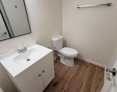 6038 S Alameda Road - Photo Thumbnail 21