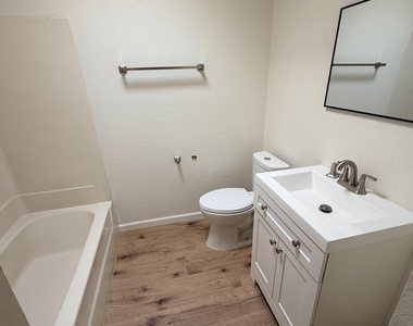 6038 S Alameda Road - Photo Thumbnail 13