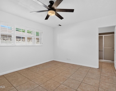 1007 E Citrus Way - Photo Thumbnail 19