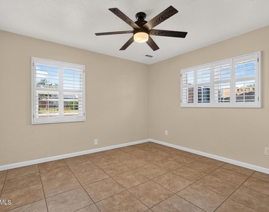1007 E Citrus Way - Photo Thumbnail 26