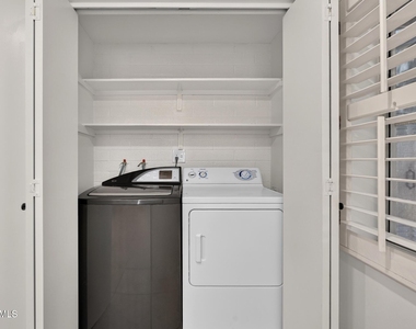 1007 E Citrus Way - Photo Thumbnail 33