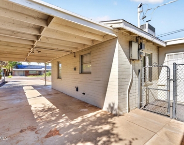 1007 E Citrus Way - Photo Thumbnail 43