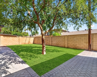 1007 E Citrus Way - Photo Thumbnail 36