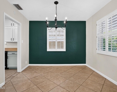 1007 E Citrus Way - Photo Thumbnail 5