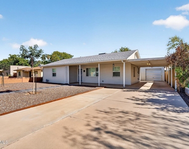 1007 E Citrus Way - Photo Thumbnail 1