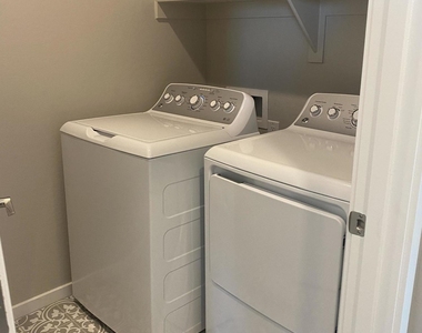 773 E Lark Street - Photo Thumbnail 10