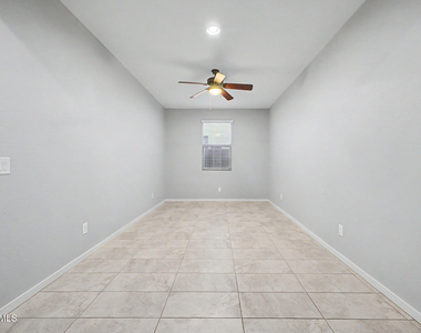 1041 W Glen Canyon Drive - Photo Thumbnail 33