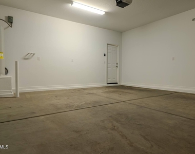 4219 S 57th Drive - Photo Thumbnail 33