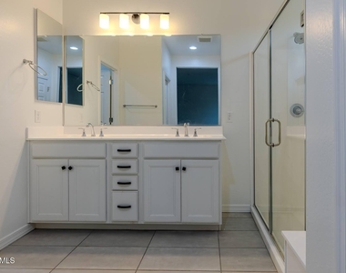 4219 S 57th Drive - Photo Thumbnail 22