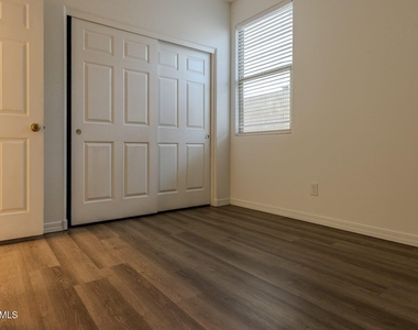 4219 S 57th Drive - Photo Thumbnail 26