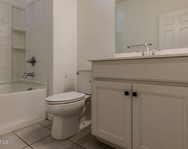 4219 S 57th Drive - Photo Thumbnail 25