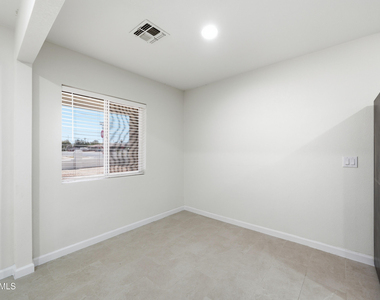 6644 S 6th Avenue - Photo Thumbnail 4