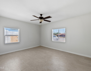 6644 S 6th Avenue - Photo Thumbnail 17