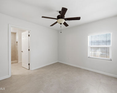 6644 S 6th Avenue - Photo Thumbnail 9