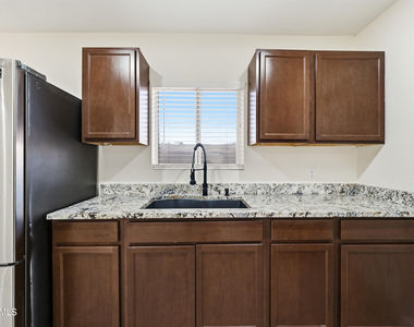 6644 S 6th Avenue - Photo Thumbnail 7