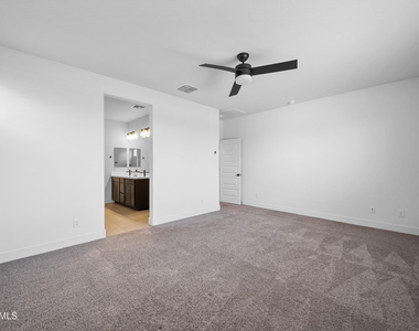 2090 S 242nd Lane - Photo Thumbnail 12