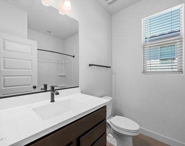 2090 S 242nd Lane - Photo Thumbnail 20