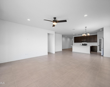 2090 S 242nd Lane - Photo Thumbnail 4