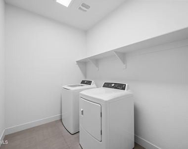 2090 S 242nd Lane - Photo Thumbnail 21