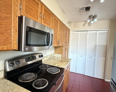 154 W 5th Street - Photo Thumbnail 6