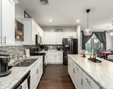 6212 W Orchid Lane - Photo Thumbnail 12