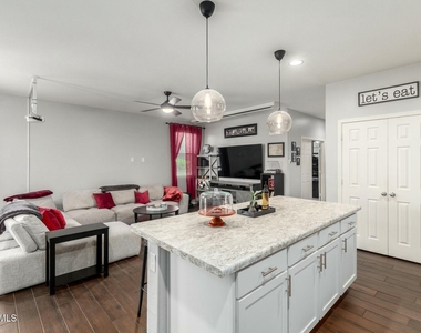 6212 W Orchid Lane - Photo Thumbnail 11