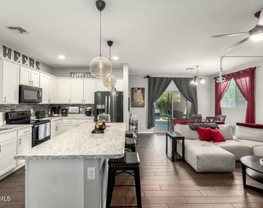 6212 W Orchid Lane - Photo Thumbnail 9
