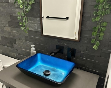1553 S 231st Lane - Photo Thumbnail 8