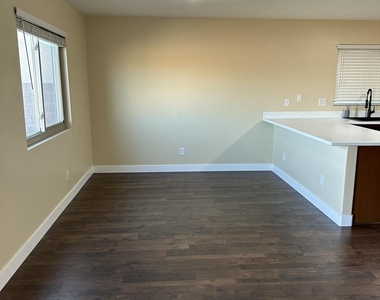 1553 S 231st Lane - Photo Thumbnail 15