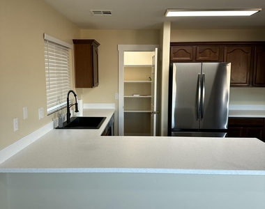 1553 S 231st Lane - Photo Thumbnail 10