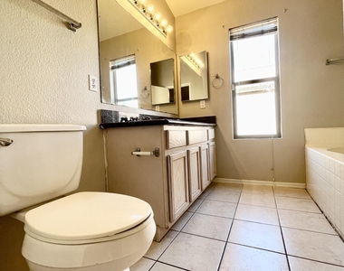 11434 W Cambridge Avenue - Photo Thumbnail 6
