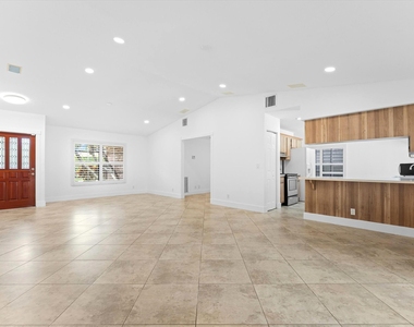 11580 Nw 20th Drive Nw - Photo Thumbnail 9