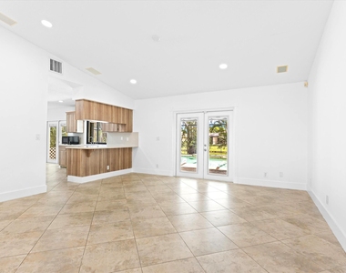 11580 Nw 20th Drive Nw - Photo Thumbnail 8