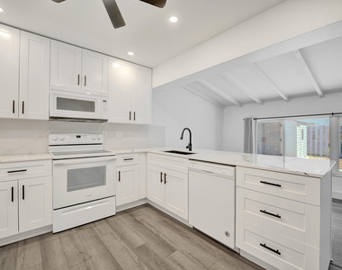1738 Ne 52nd Street - Photo Thumbnail 9