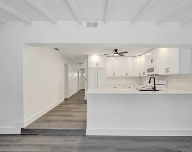 1738 Ne 52nd Street - Photo Thumbnail 18