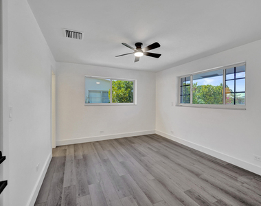 1738 Ne 52nd Street - Photo Thumbnail 34