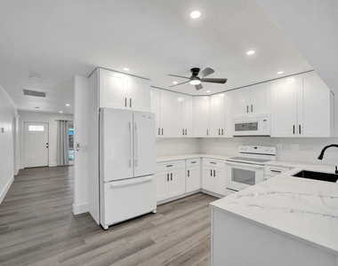 1738 Ne 52nd Street - Photo Thumbnail 13