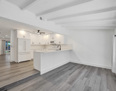 1738 Ne 52nd Street - Photo Thumbnail 17