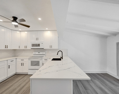 1738 Ne 52nd Street - Photo Thumbnail 12
