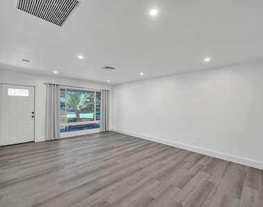 1738 Ne 52nd Street - Photo Thumbnail 22