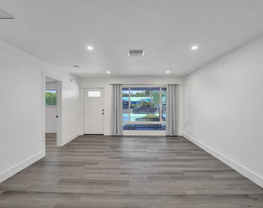 1738 Ne 52nd Street - Photo Thumbnail 23